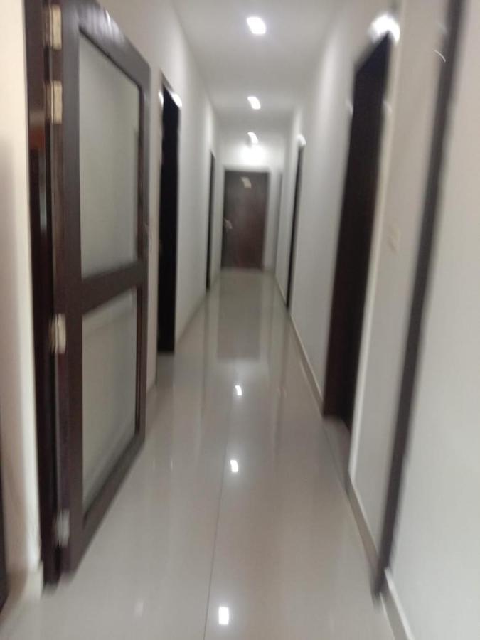אגרה Supreme Guest House By Wb Inn מראה חיצוני תמונה