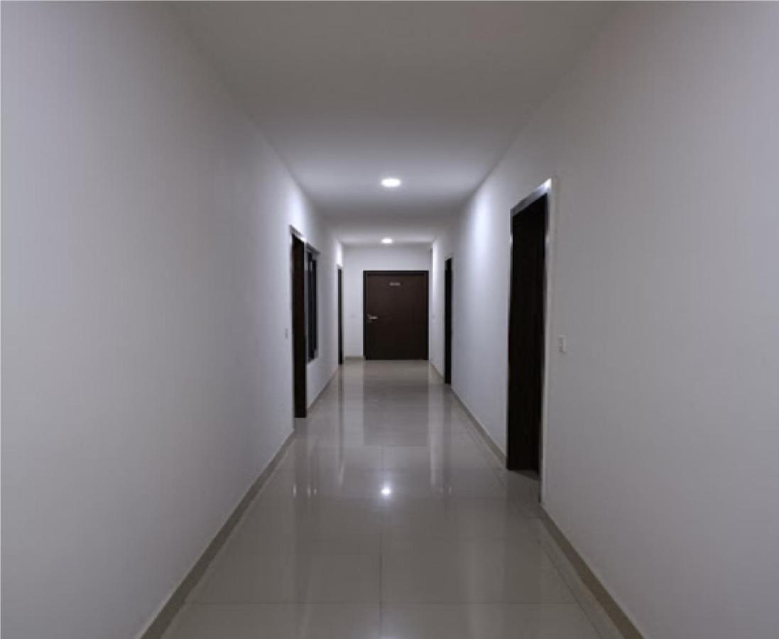 אגרה Supreme Guest House By Wb Inn מראה חיצוני תמונה