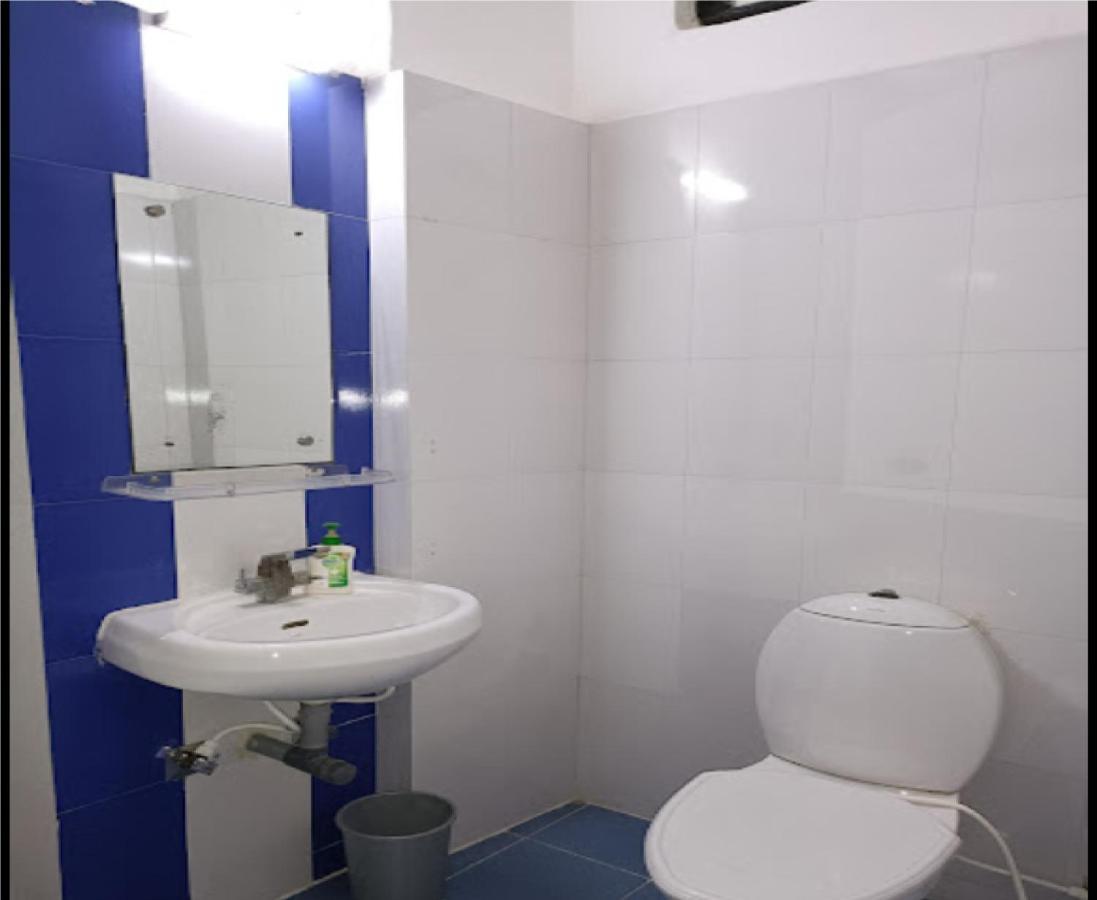 אגרה Supreme Guest House By Wb Inn מראה חיצוני תמונה